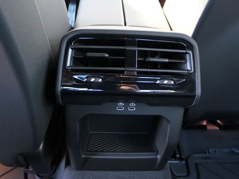 New 2026 BMW 530i xDrive 530i xDrive w/ M Sport Package image 39