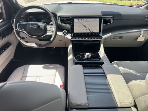 New 2026 Jeep Grand Wagoneer L 4WD w/ Premium Group I image 18