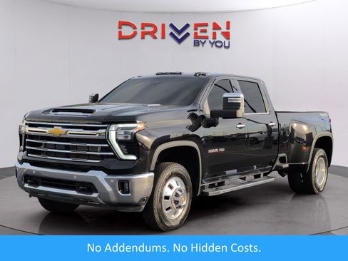 Used 2025 Chevrolet Silverado 3500 LTZ w/ LTZ Plus Package AWD/4WD image 1