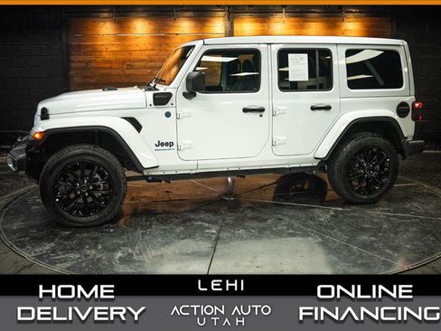 Used 2025 Jeep Wrangler Unlimited Sahara w/ Safety Group AWD/4WD image 1