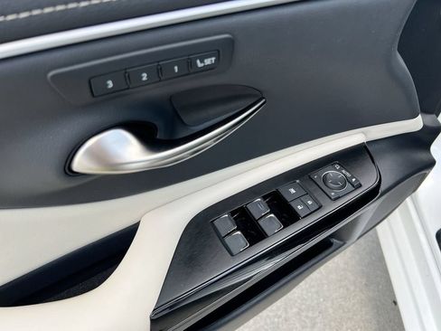 Certified 2024 Lexus ES 350 w/ Premium Package FWD image 11
