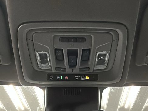 Used 2025 GMC Sierra 3500 Denali image 36