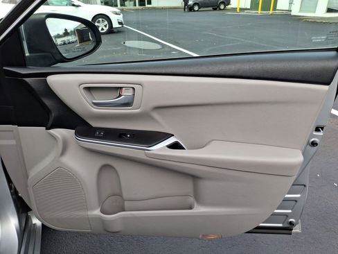 Used 2017 Toyota Camry LE image 24