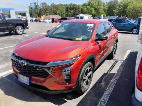 Certified 2024 Chevrolet Trax RS FWD image 21