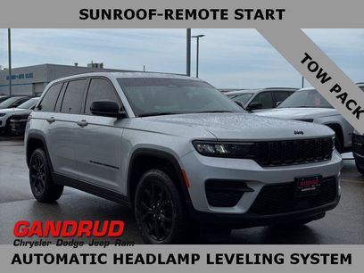 Used 2025 Jeep Grand Cherokee Altitude