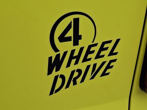 Used 2023 Jeep Gladiator Willys image 32