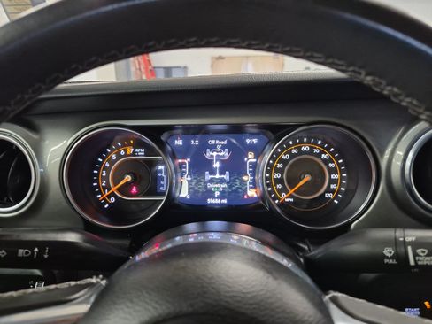 Used 2023 Jeep Gladiator Overland AWD/4WD image 23