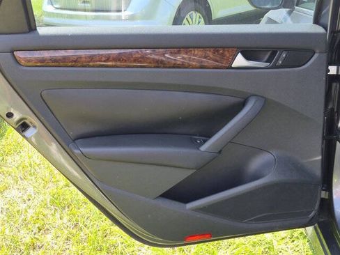 Used 2012 Volkswagen Passat 2.5 SEL FWD image 27