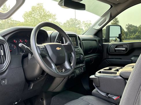 Used 2024 Chevrolet Silverado 2500 Custom w/ Custom Value Package AWD/4WD image 7