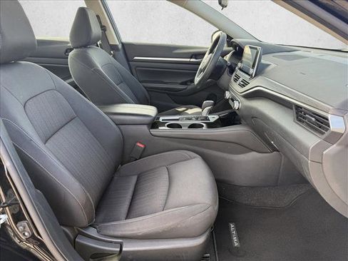 Used 2023 Nissan Altima 2.5 SV image 11