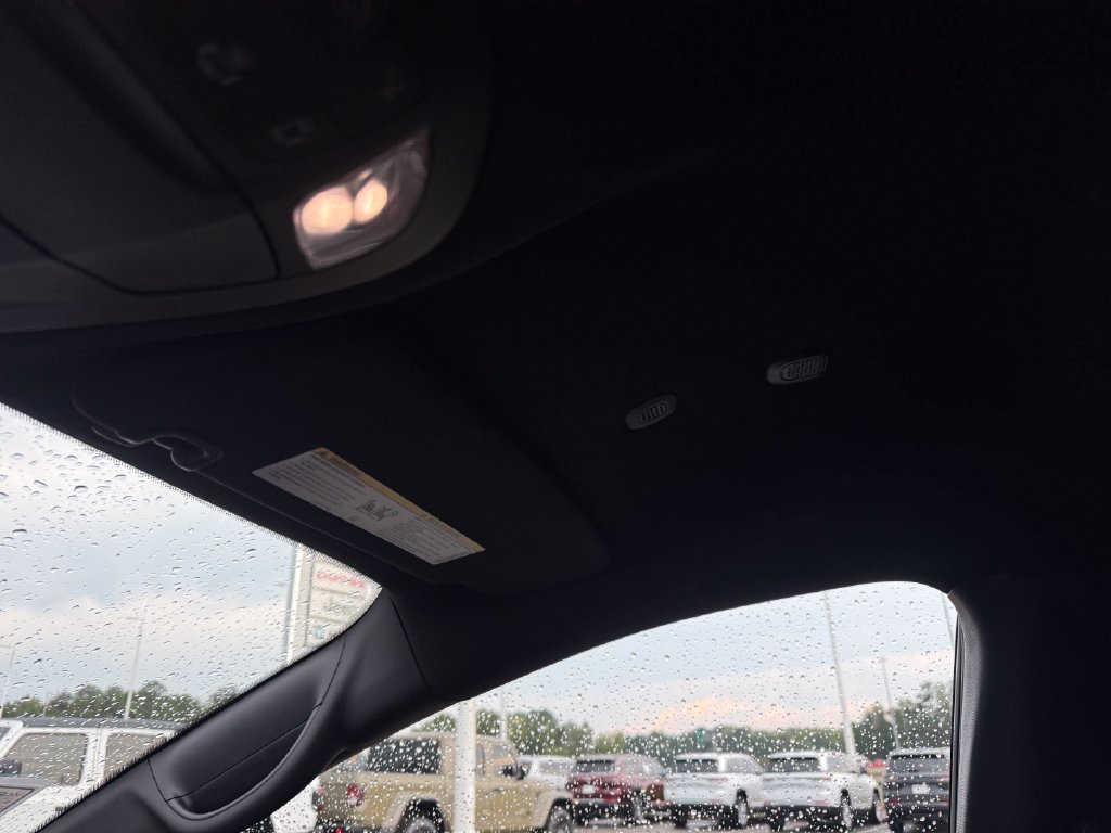 New 2027 Chrysler Pacifica Select FWD image 14