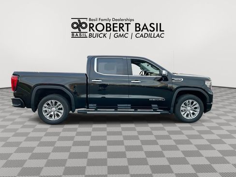 Used 2024 GMC Sierra 1500 Denali w/ Technology Package AWD/4WD image 9