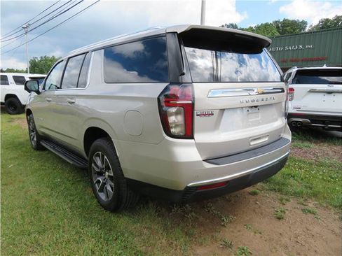 Used 2021 Chevrolet Suburban LT w/ LT Signature Package AWD/4WD image 20