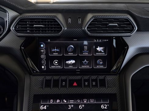 Used 2023 Lamborghini Urus Performante AWD/4WD image 37