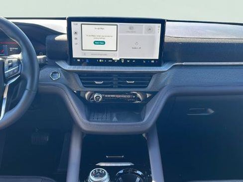 Certified 2025 Ford Explorer Platinum AWD/4WD image 10
