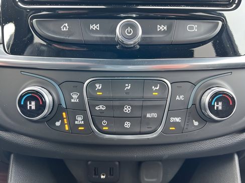 Used 2023 Chevrolet Traverse LT w/ LPO, Floor Liner Package image 15