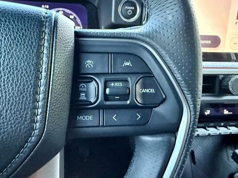 Used 2025 Toyota 4Runner Trailhunter image 23