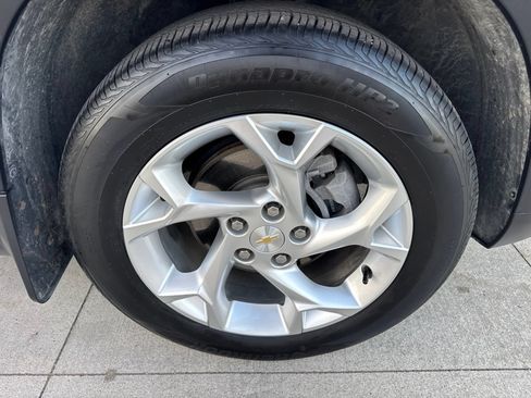 Used 2024 Chevrolet Trax LS w/ LS Convenience Package FWD image 19