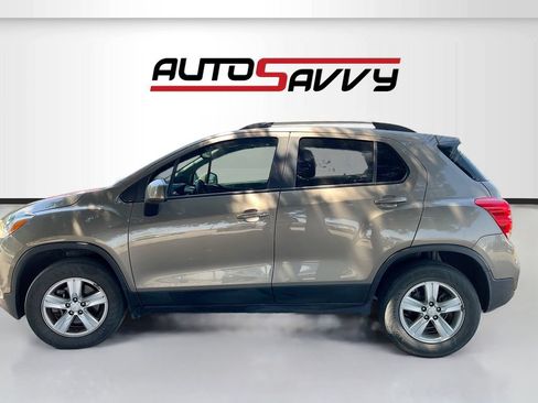 Used 2022 Chevrolet Trax LT w/ LT Convenience Package AWD/4WD image 4