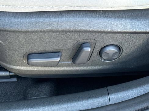 Certified 2022 Hyundai Kona Limited image 16