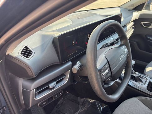 Used 2025 Kia K4 FWD image 34