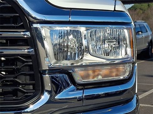 Used 2024 RAM 2500 Tradesman w/ Chrome Appearance Group image 9