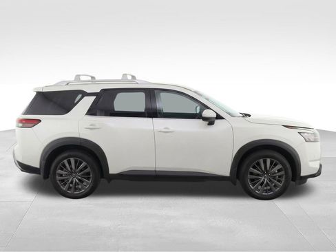 Used 2024 Nissan Pathfinder SL w/ SL Premium Package FWD image 10