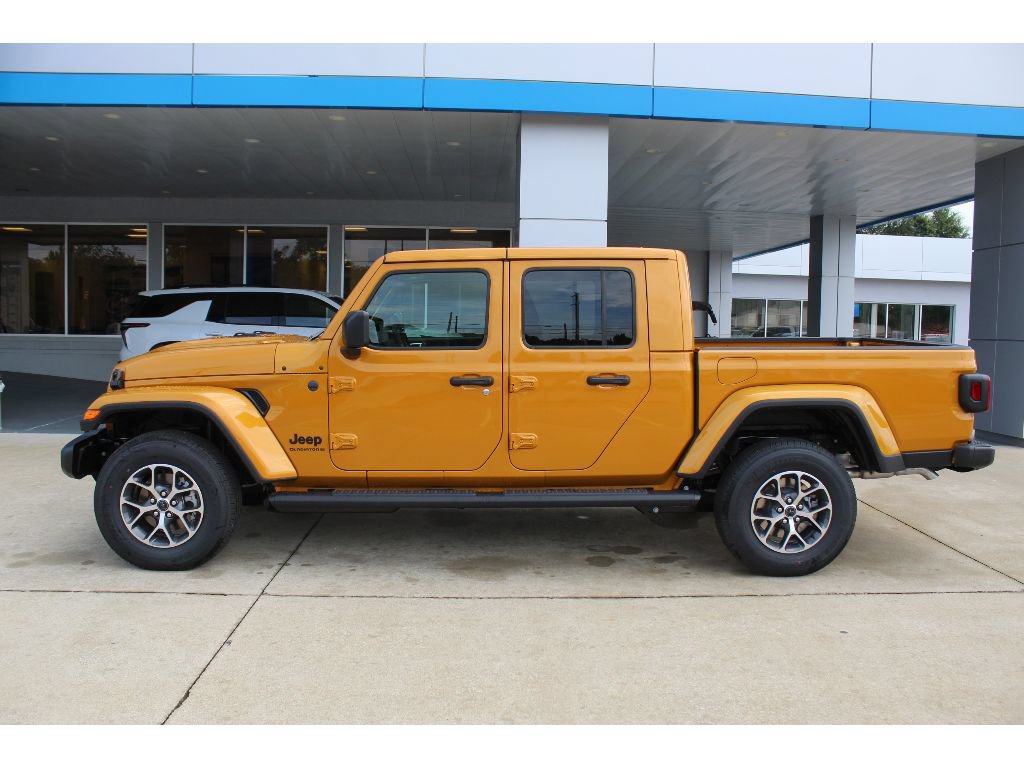 New 2026 Jeep Gladiator Sport AWD/4WD image 2