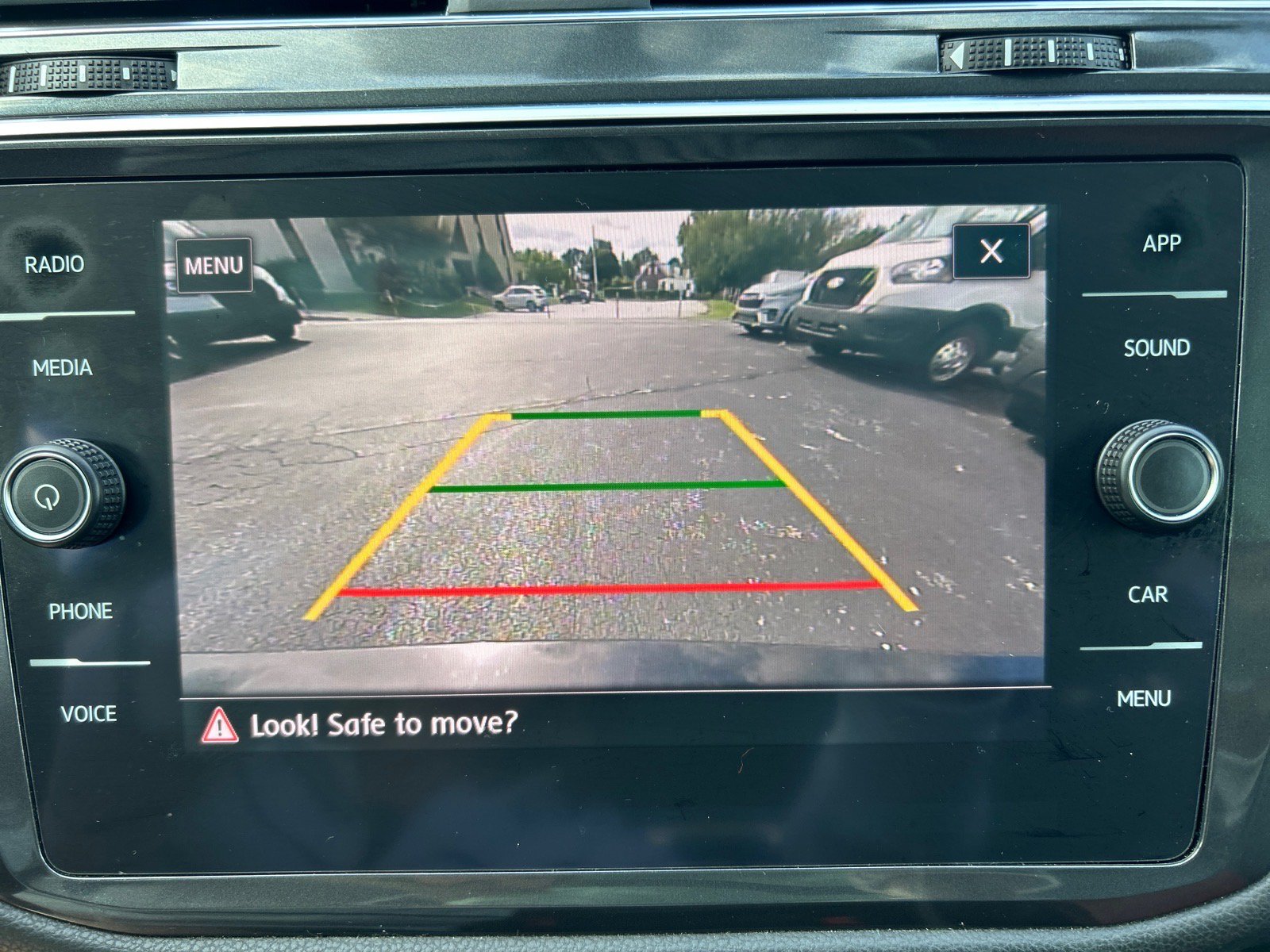 Used 2020 Volkswagen Tiguan SE w/ Panoramic Sunroof Package AWD/4WD image 27