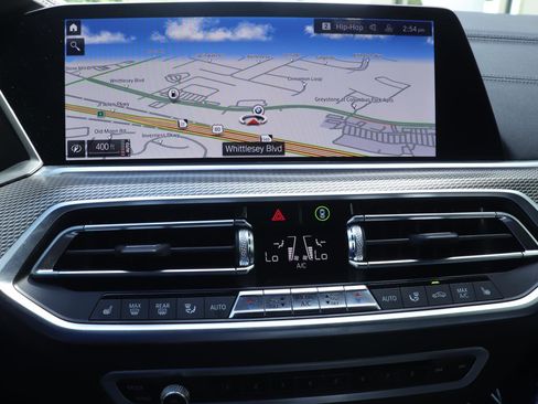 Used 2022 BMW X5 sDrive40i w/ M Sport Package image 33