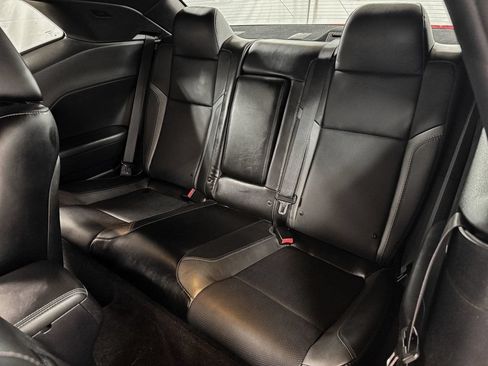 Used 2015 Dodge Challenger SXT Plus RWD image 10