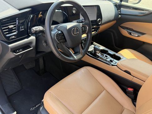 Used 2024 Lexus NX 250 FWD image 10
