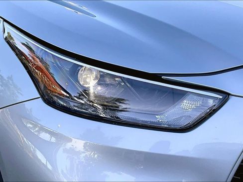 Used 2022 Toyota Highlander XLE image 27