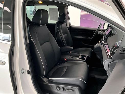 Used 2023 Honda Odyssey Elite image 12