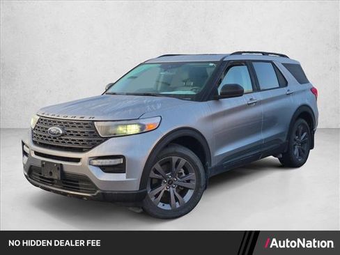 Certified 2021 Ford Explorer XLT w/ Equipment Group 202A AWD/4WD image 1