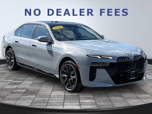 Used 2023 BMW 760i xDrive AWD/4WD image 3