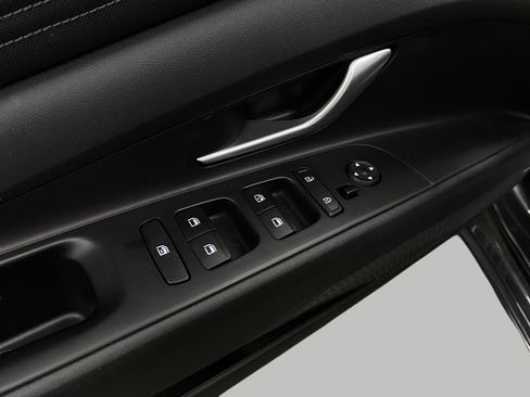Certified 2023 Hyundai Elantra Limited FWD image 32