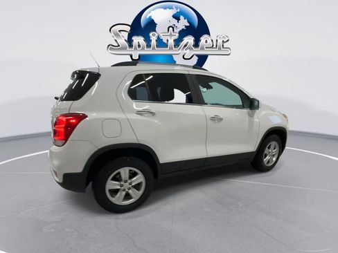 Used 2019 Chevrolet Trax LT w/ LT Convenience Package image 9