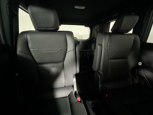 Used 2024 Lexus GX 550 w/ Accessory Package (2T) AWD/4WD image 33