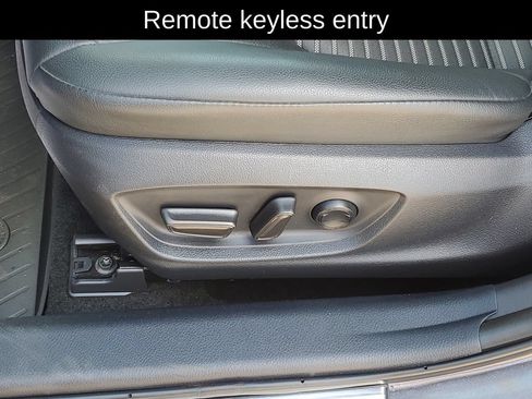Used 2024 Toyota Camry SE FWD image 6