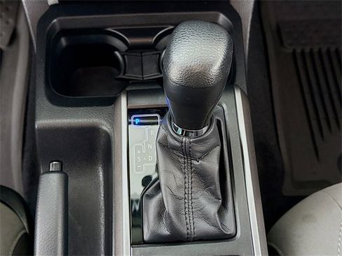 Used 2022 Toyota Tacoma SR5 image 19