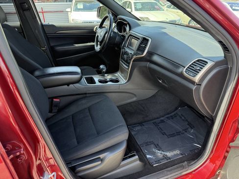 Used 2014 Jeep Grand Cherokee Laredo w/ Quick Order Package 23E AWD/4WD image 9