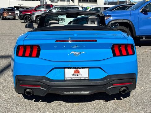 Used 2024 Ford Mustang Premium image 5