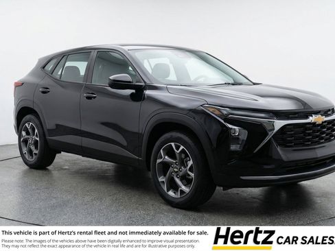 Used 2025 Chevrolet Trax LT FWD image 1