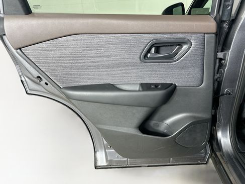 Used 2023 Nissan Rogue S AWD/4WD image 25