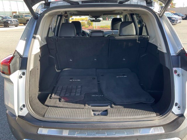Used 2022 Nissan Rogue Platinum w/ Head-Up Display Package AWD/4WD image 9