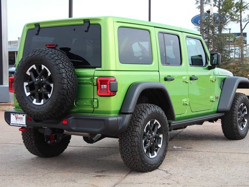 Used 2025 Jeep Wrangler Unlimited Rubicon w/ Safety Group AWD/4WD image 14