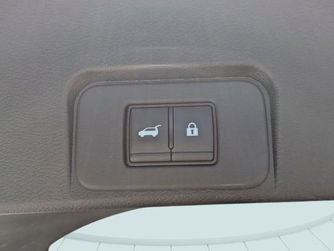 Used 2022 Nissan Rogue Platinum w/ Head-Up Display Package FWD image 14