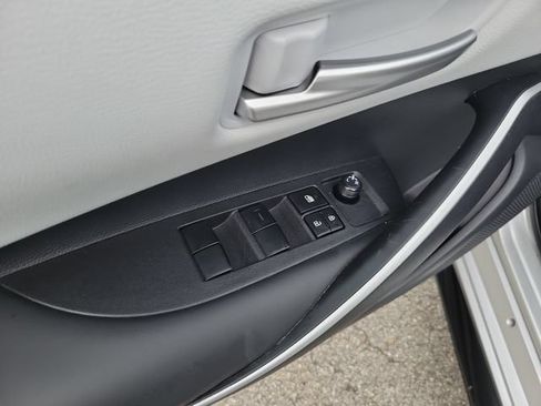 Used 2025 Toyota Corolla SE FWD image 13
