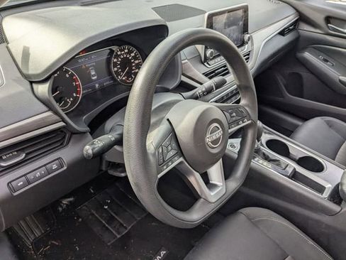 Used 2024 Nissan Altima 2.5 SV image 14